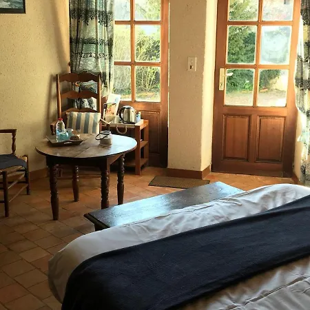 Bed & Breakfast Charmantes Avec Piscine Pres De L'abbaye De - Fr-1-410-403 Solesmes (Sarthe)