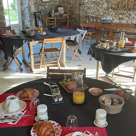 Frühstückspension Charmantes Avec Piscine Pres De L'abbaye De Solesmes (Sarthe)