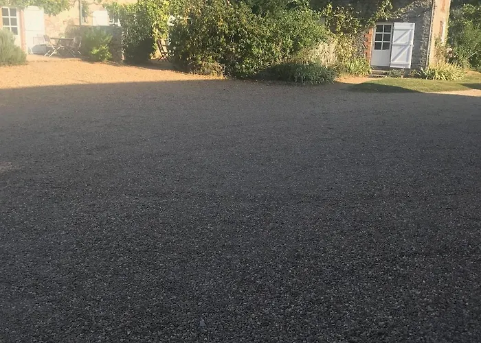 Couette-café Charmantes Avec Piscine Près De L'abbaye De - Fr-1-410-403