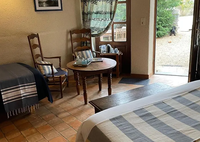 Charmantes Avec Piscine Près De L'abbaye De - Fr-1-410-403