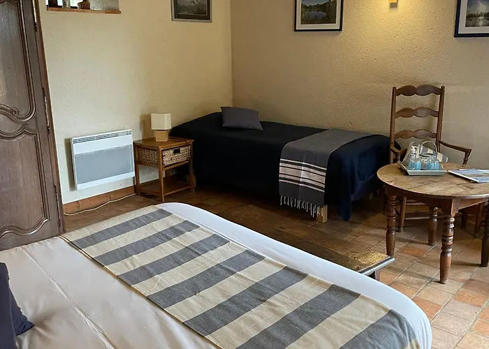 Charmantes Avec Piscine Près De L'abbaye De - Fr-1-410-403