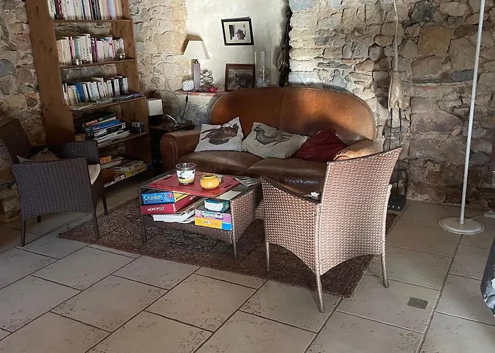 Charmantes Avec Piscine Près De L'abbaye De - Fr-1-410-403 Couette-café