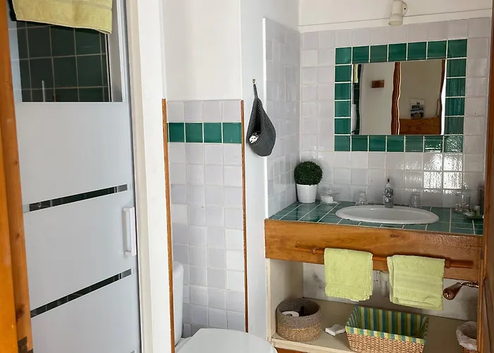 Charmantes Avec Piscine Près De L'abbaye De - Fr-1-410-403 Couette-café *