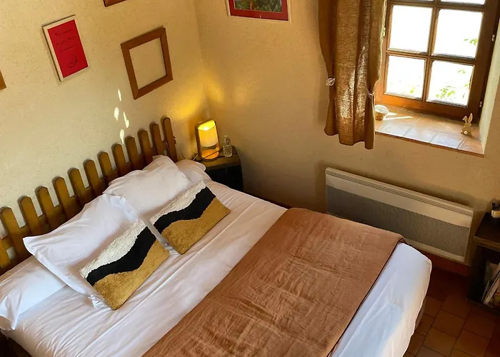 Charmantes Avec Piscine Près De L'abbaye De - Fr-1-410-403